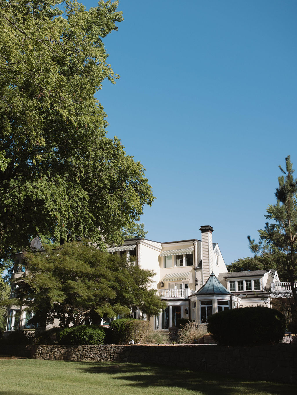 Exterior 3