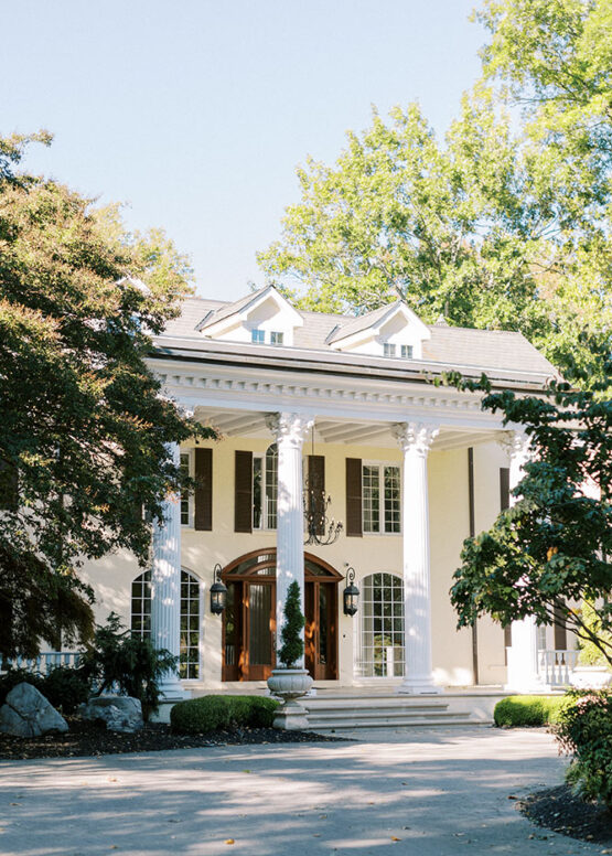 Photo of the mansion on a sunny day