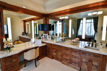 CDM Mansion_Reba-Suite_Bathroom_1 Reba Suite Bathroom Vanity