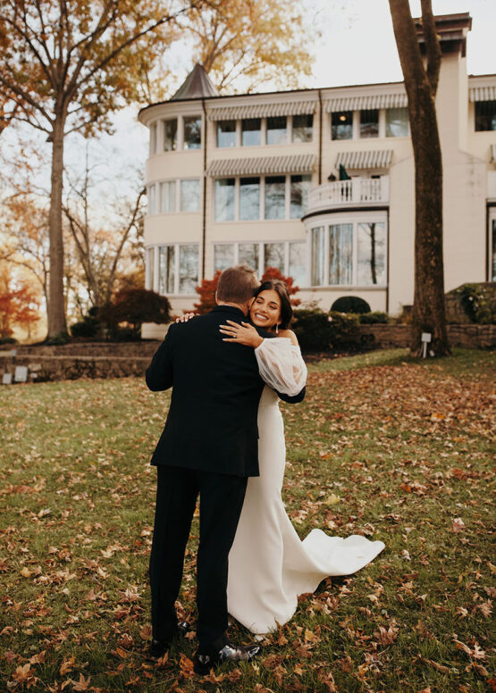 jessica and her father during their first look under the willow oak canopy